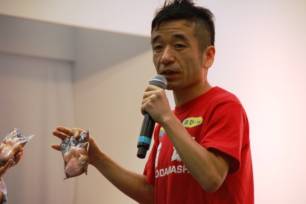 猫ひろしがアドバイス 東京マラソン前日にはカステラがおすすめ 4枚目の写真 画像 Cycle やわらかスポーツ情報サイト 猫ひろしがアドバイス 東京マラソン前日にはカステラがおすすめ 4枚目の写真 画像 Cycle やわらかスポーツ情報サイト