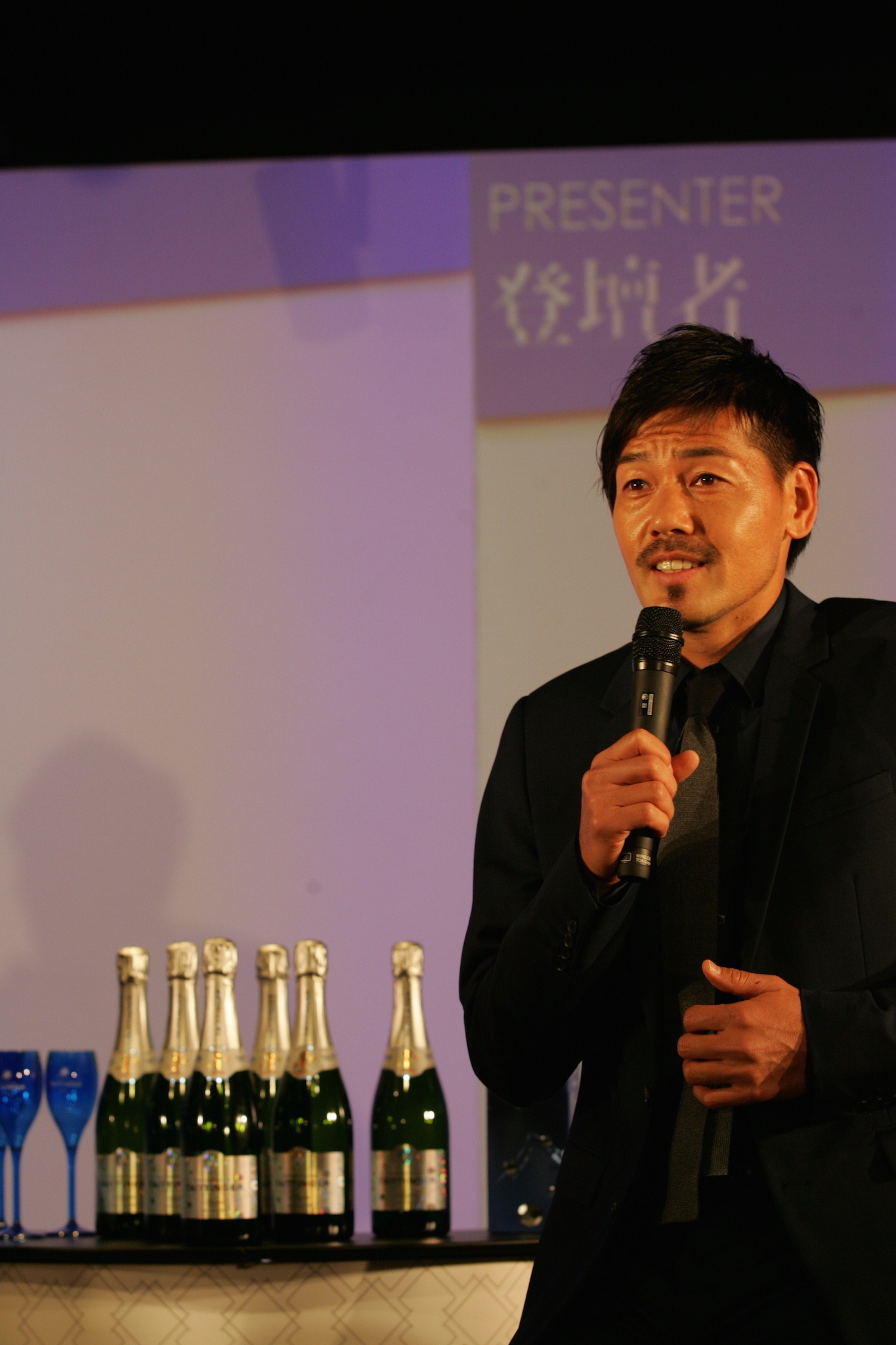 松井大輔 誕生日は妻 加藤ローサとシャンパンでお祝い 1年また歳を取ったね 3枚目の写真 画像 Cycle やわらかスポーツ情報サイト 松井大輔 誕生日は妻 加藤ローサとシャンパンでお祝い 1年また歳を取ったね 3枚目の写真 画像 Cycle やわらかスポーツ情報サイト
