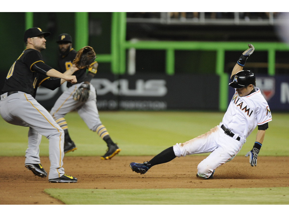 イチロー 2安打と日米通算700盗塁 守備でも美技を披露 Cycle やわらかスポーツ情報サイト イチロー 2安打と日米通算700盗塁 守備でも美技を披露 Cycle やわらかスポーツ情報サイト