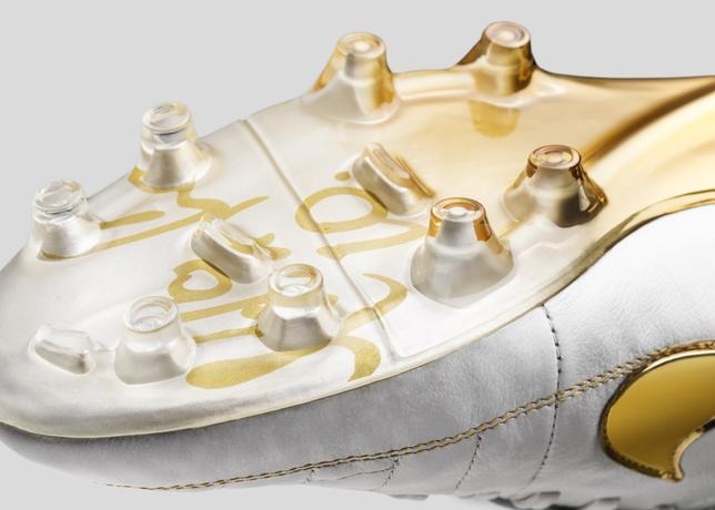 NIKE ティエンポエア レジェンド ロナウジーニョ着用モデル 10R