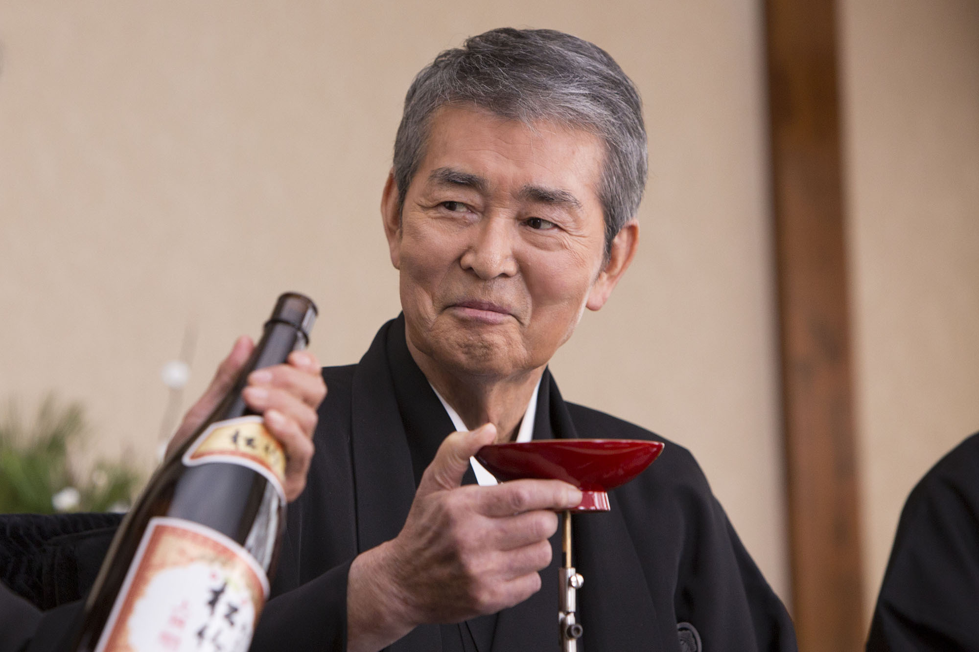 渡哲也、仕事復帰はおなじみ「松竹梅」の新CM…舘ひろし、神田正輝ら