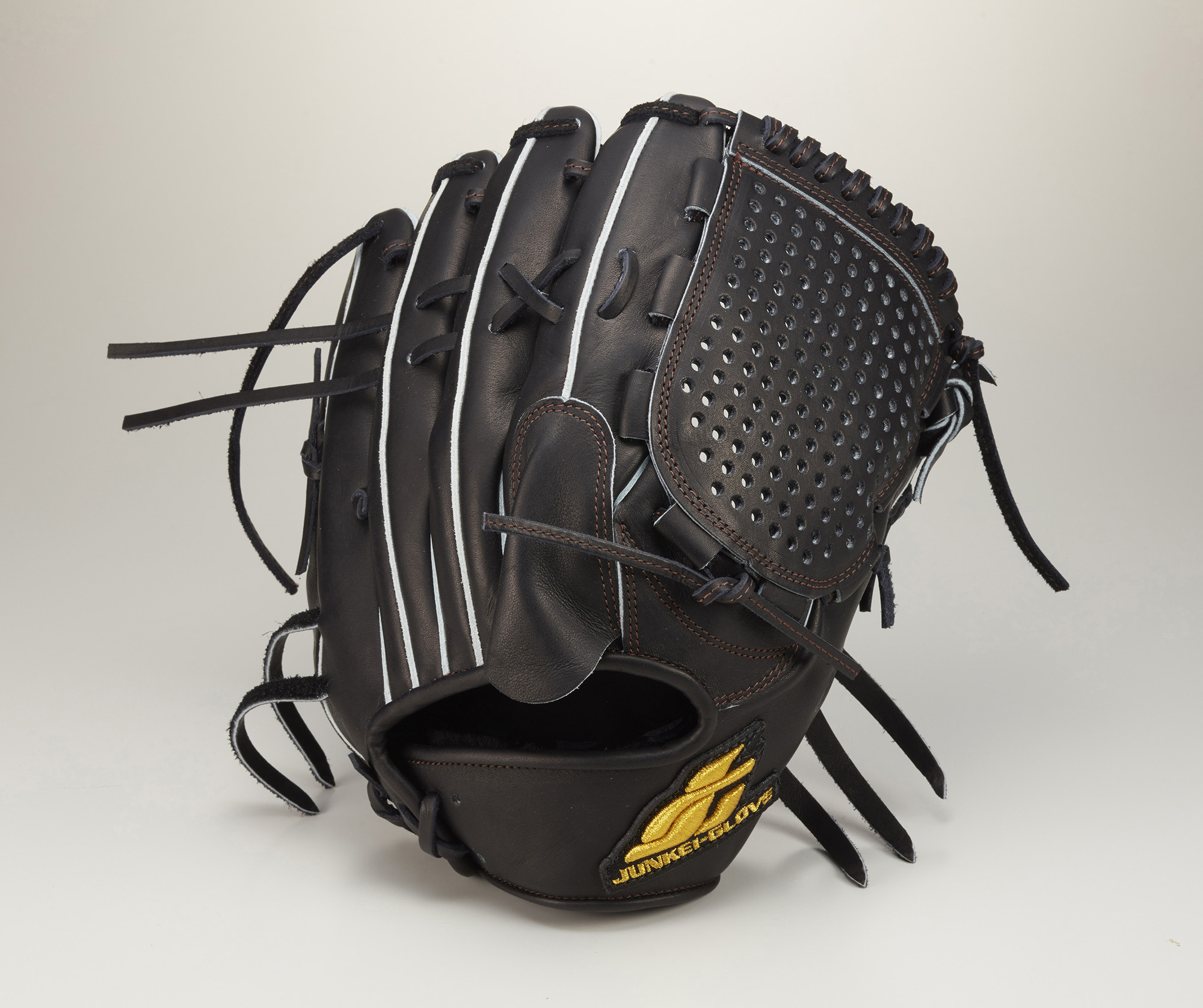 和牛の皮のオーダーグラブ「和牛グラブ」140個限定発売 | CYCLE