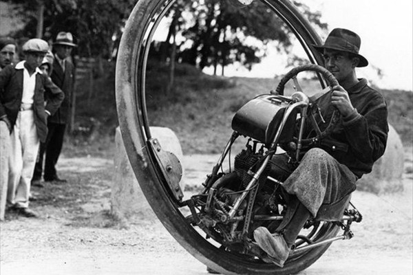 無駄と夢が詰まっている」1935年の一輪バイクがロマンの塊 | CYCLE 