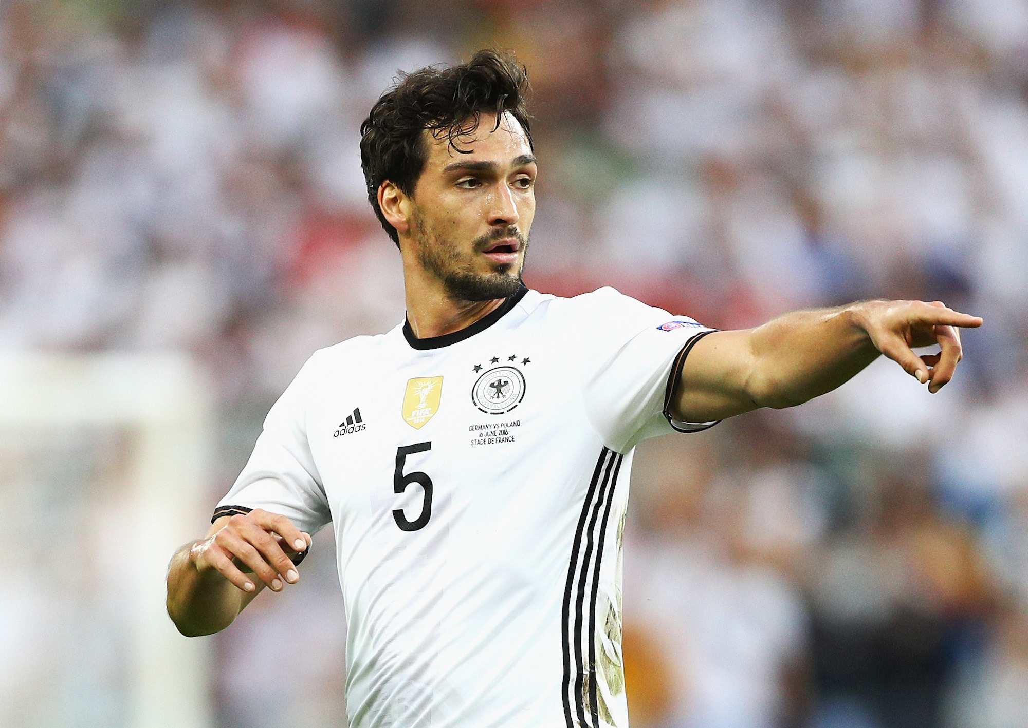 マッツ・フンメルス直筆サイン入り超大型写真…元ドイツ代表サッカー選手… マッツ・フンメルス直筆サイン入り超大型写真…Mats HUMMELS…元