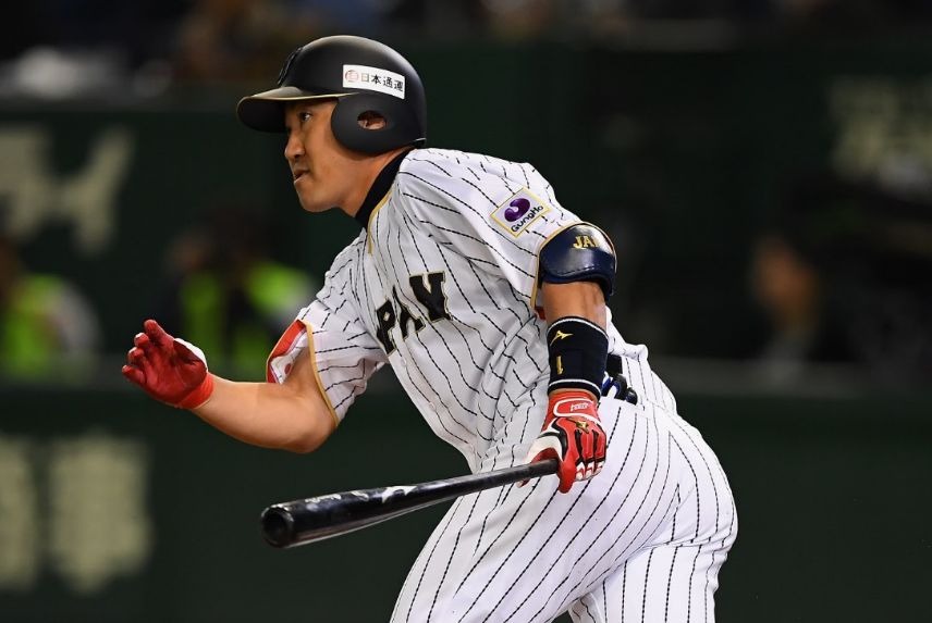 内川聖一選手ソフトバンク時代のサインバット【24】 行なっ