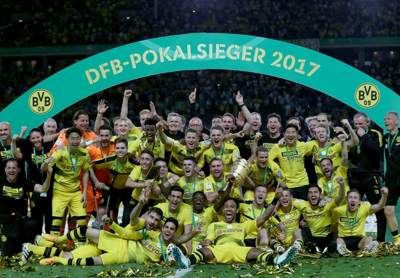 【お宝】ドルトムント　ブンデスリーガ優勝モデル お宝】ドルトムント ブンデスリーガ優勝モデル お宝