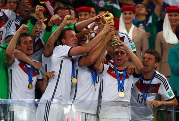 サッカー ドイツ代表 2014 ホーム #16 フィリップ・ラーム XLサイズ サッカー ドイツ代表 2014 ホーム #16 フィリップ・ラーム XL