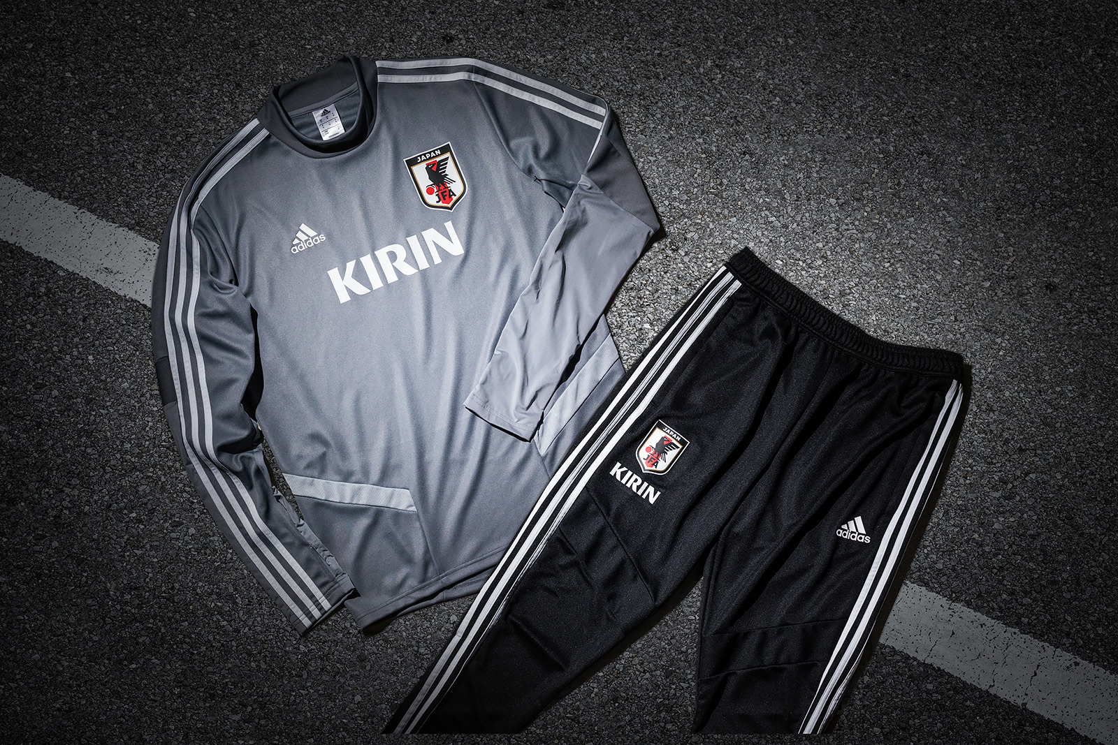 サッカー日本代表オフィシャルトレーニングウェア「TIRO19」に新色の