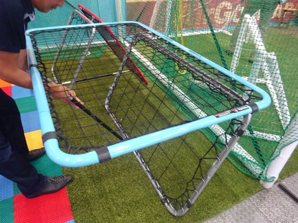 SPORTEC 2015】持ち運び式簡易ネット「クレイジーキャッチ」…騒音ゼロ