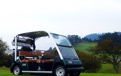 伊豆のゴルフコースを駆けるヤマハのEV…電動バギーのような走破力［写真蔵］ 画像