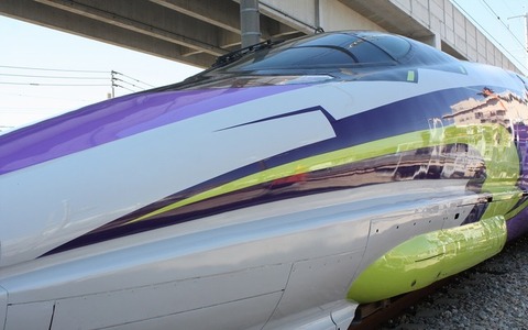 エヴァ新幹線が公開…11月7日から運行 画像