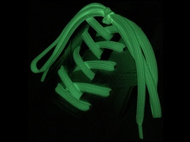 暗い所で自然に発光する靴紐「シューレース（蓄光）」 画像