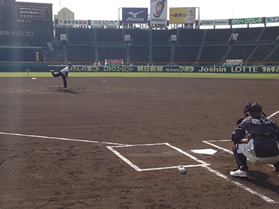 甲子園で年末記念投球イベント…マウンドに上がって投球！ 画像