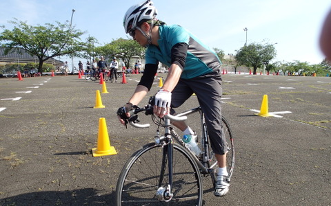 自転車文化の定着支援へ…オトナのための自転車学校in西武園　東京都自転車競技連盟普及委員会 画像