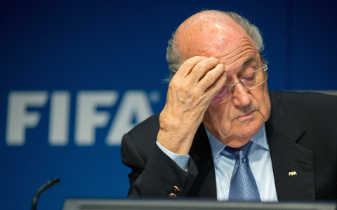 FIFAのブラッター会長、プラティニ副会長に長期職務停止処分の可能性 画像