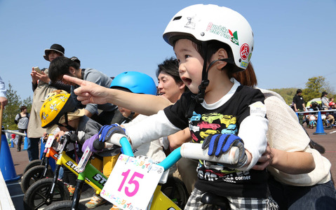 鴨川シーワールドで未就学児向けレース「ストライダーエンジョイカップ」 画像