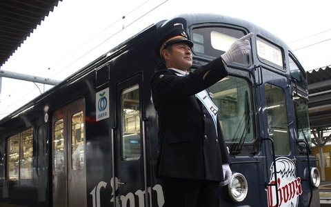 ライオンズ田辺徳雄監督、所沢駅の一日駅長に就任 画像