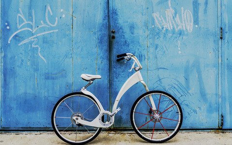 次世代の電動折りたたみ自転車 ジーバイク 画像