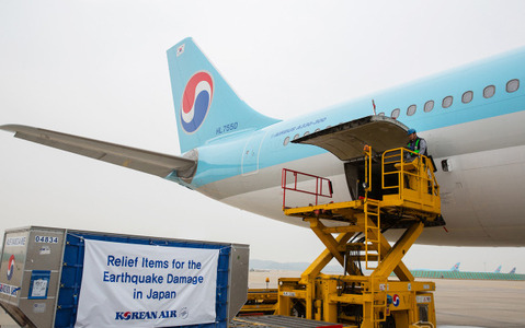大韓航空、熊本に救援物資を輸送…大量のミネラルウォーターなど 画像