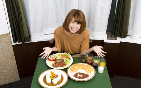 女子大生競馬サークルと飲食店がコラボ「UMAJO応援メニュー」府中駅周辺で 画像