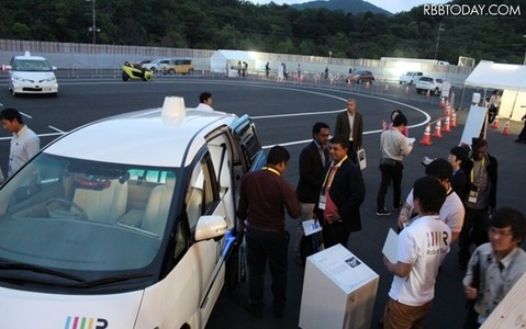 ロボットタクシー、G7伊勢志摩サミットで活躍…海外メディアが試乗 画像