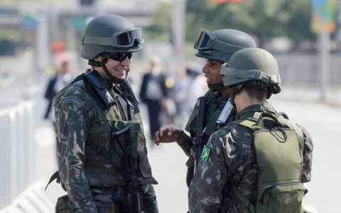 【リオ2016】開会式当日の警備強化…街には装甲車も配備 画像