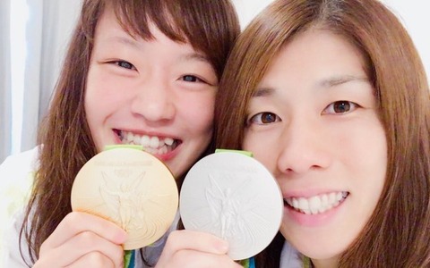 吉田沙保里、登坂絵莉の絆…後輩の金メダル「本当に嬉しかった」 画像