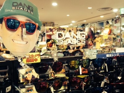 DANG SHDES ムラサキスポーツルフロン川崎店で取り扱い開始 画像
