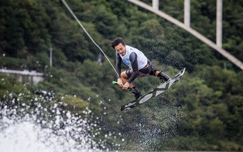 初代アジア王者・プロウェイクボーダー手塚翔太…水上を滑る非日常　単独インタビュー 画像