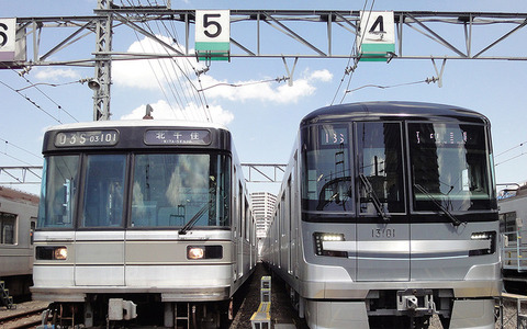 東京メトロ、新型電車がクリスマス運行 画像