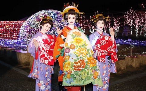 東映太秦映画村、新選組や花魁が光るイルミネーションの点灯式を開催 画像