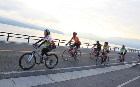 自転車で世界文化遺産の富士山を一周できるサイクリング大会 画像