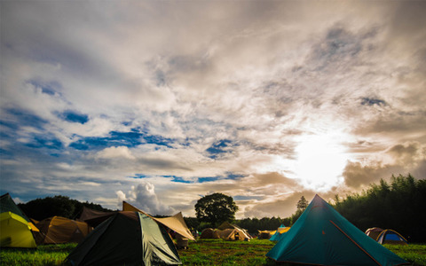 広大な牧草地を利用したキャンプ場「一番星ヴィレッジ」の予約受付がスタート。今年からロングステイキャンプも 画像