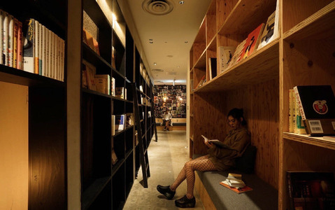 パルコに泊まれる!?泊まれる本屋「BOOK AND BED TOKYO」が福岡にオープン 画像
