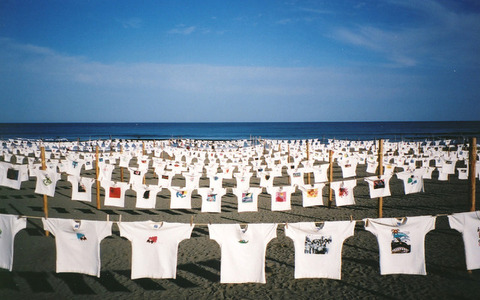 砂浜美術館でTシャツアート展がGWに開催！波の音を聴きながら夜の映画鑑賞も 画像