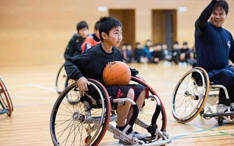 京急スポーツフェスタ!!第1弾「親子で車いすバスケ体験」7月開催 画像