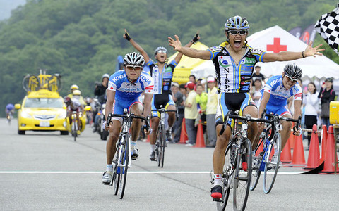 NIPPOの宮澤崇史が全日本選手権ロードを制す 画像