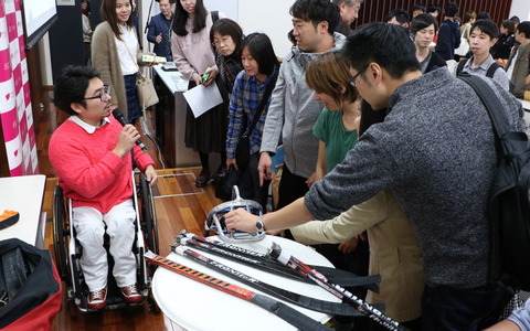 パラアイスホッケー・上原大祐、東京五輪はバドミントン代表を狙う？ 画像