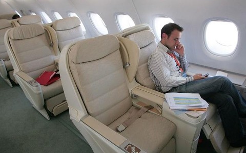 サッカー日本代表が乗る飛行機の「座席」はこんな感じ 画像