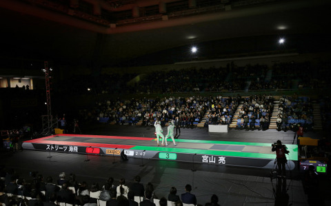 全日本フェンシング選手権大会、世界初のLED演出で親しみやすく変化 画像