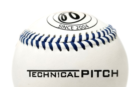 アクロディア、投球データ解析ができるIoT野球ボールを一般販売 画像