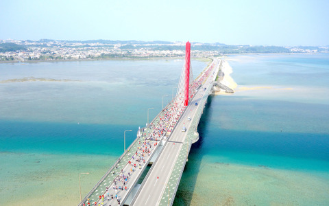 沖縄の海中道路を走る「あやはし海中ロードレース大会」4月開催 画像