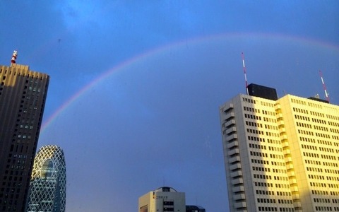 東京で2本の虹、目撃情報多数 画像