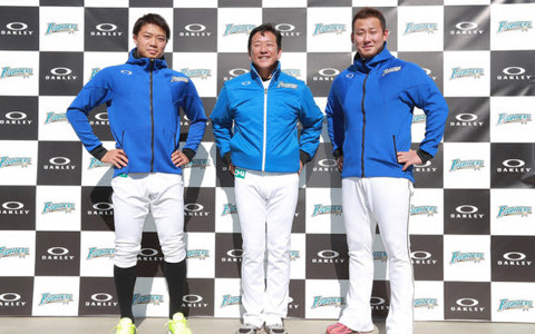 日本ハム、オークリーとチームアウターサプライヤー契約締結を発表 画像