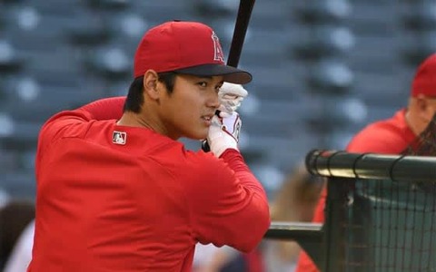 大谷翔平が壮絶パワー披露！強烈打球直撃で球場に痕跡…西武の元助っ人驚愕 画像