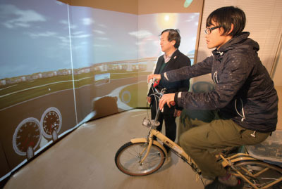 最先端自転車シュミレーターが下水道展’14大阪に出展 画像