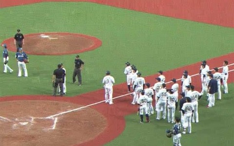 オリックスが延長12回2死満塁“後逸”サヨナラ勝ち！最後はまさかの展開に 画像