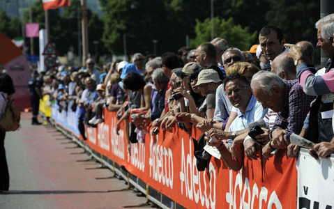 ジロ・デ・イタリア第4ステージは追悼走行に 画像