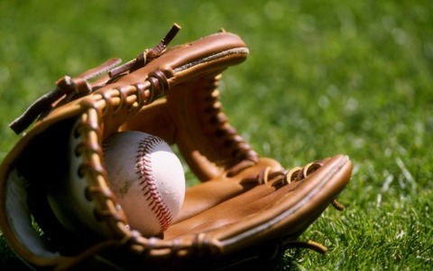 小島和哉、場内アナウンスに名前を間違われ「オジマだよっ！！」　球団企画のTシャツも着用 画像