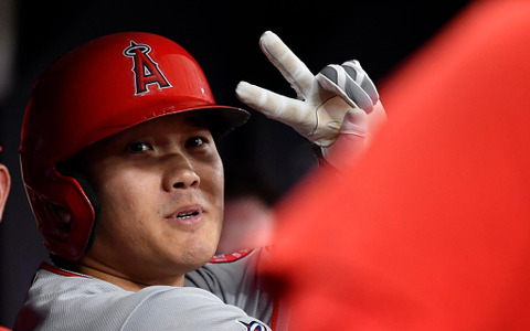 【MLB】大谷翔平は「ナイキの広告に起用されるべき」　“歴代最速”の先頭打者弾とバント安打で万能ぶりを発揮 画像